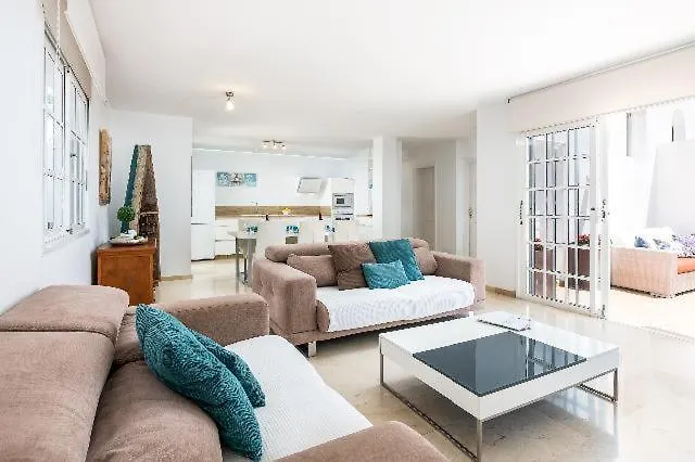 Casa Virgo 빌라 아데제